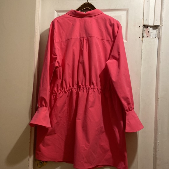 Hilary MacMillan Barbie - Picture 6 of 10